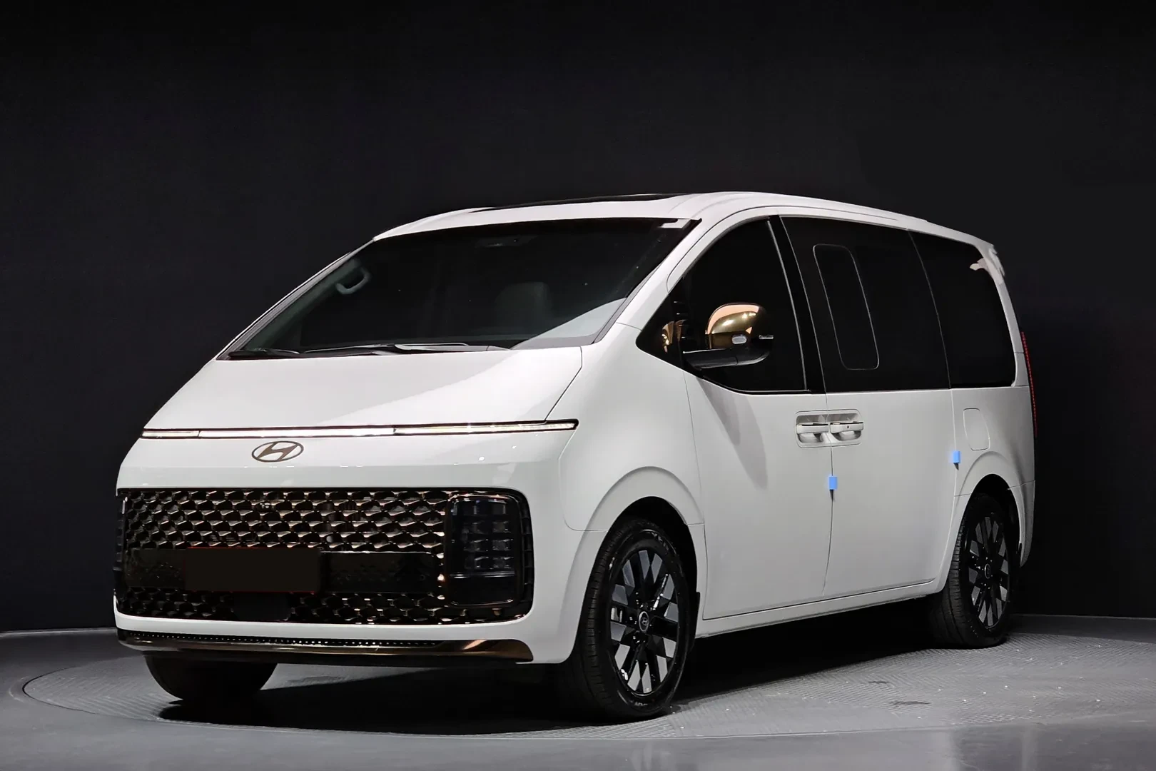 Hyundai Staria Model 2025