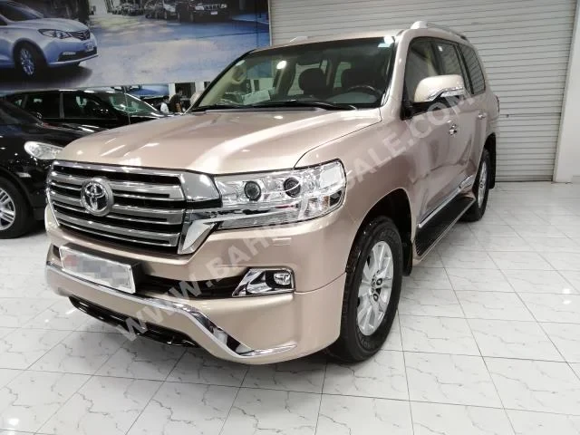 Toyota Land Cruiser GXR 2016 SUV Automatic 6 11 AWD Gold Gasoline