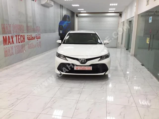Toyota Camry LE 2019 Sedan Automatic 4 95 FWD Pearl Gasoline
