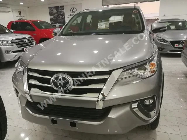 Toyota Fortuner 2017 SUV Automatic 4 0 4WD Silver Gasoline